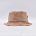 Chapeau de seau en velours marron brodé 3D